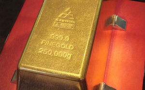 Le cours de l'or en hausse de 0.4%, à 1410.1 US$/oz